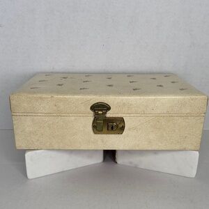Vintage 1970's Cream and Gold Leaf Pattern Faux Leather Jewelry Box no key